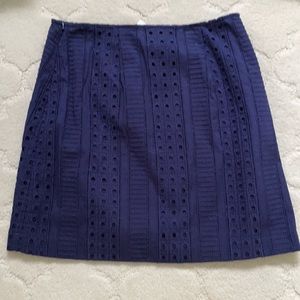 Navy vineyard vines skirt